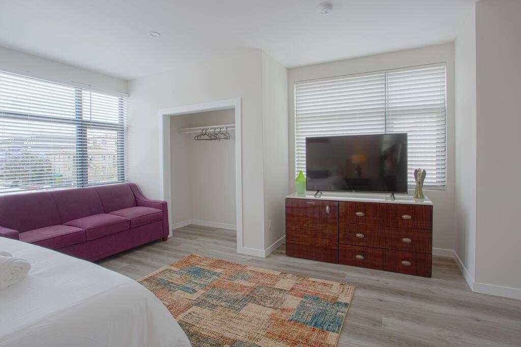 Comfy Studio With Cali King Size Mattress San Diego Exterior photo