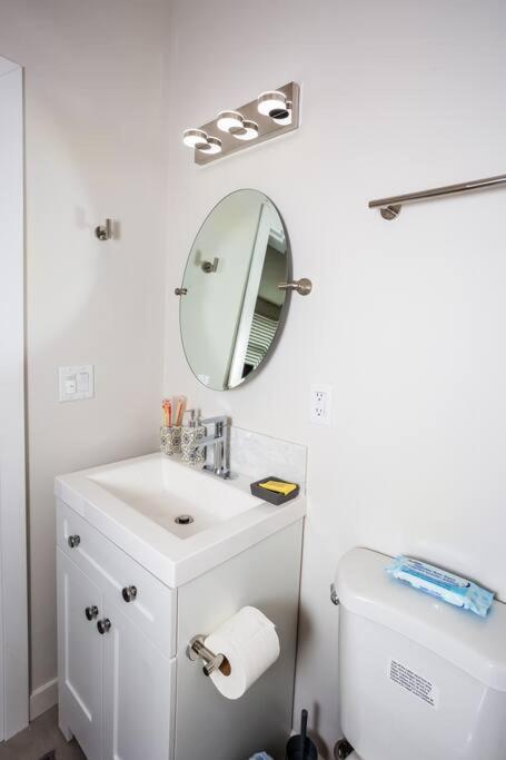 Comfy Studio With Cali King Size Mattress San Diego Exterior photo
