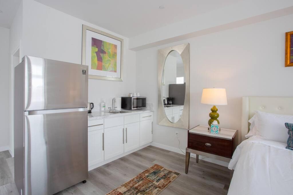 Comfy Studio With Cali King Size Mattress San Diego Exterior photo